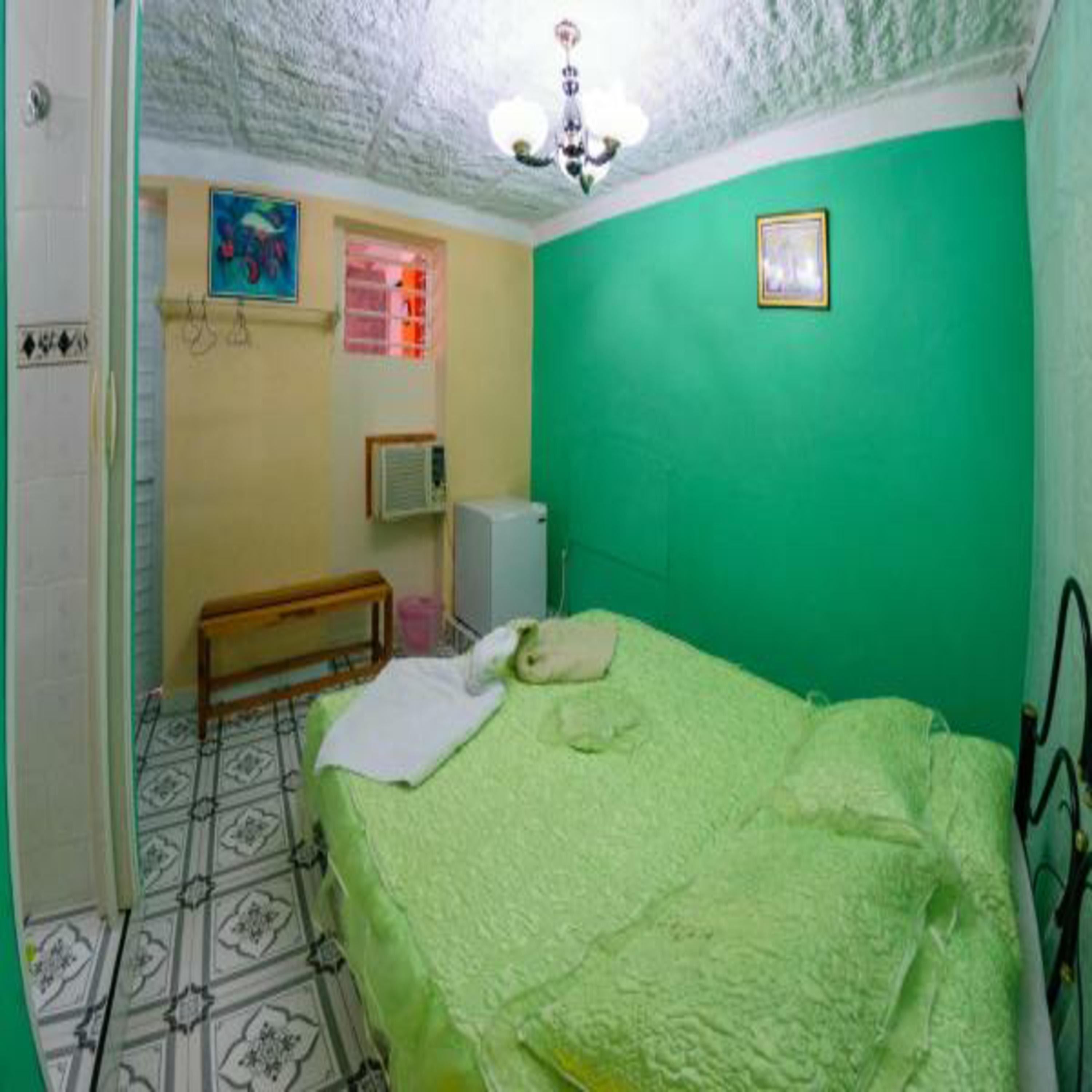 Casa Colonial Carmen Bed & Breakfast Havana Exterior photo